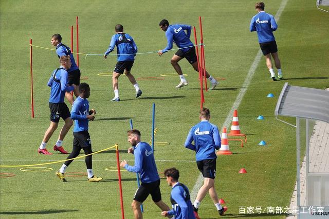 卡拉格：曼联没抢在英足总之前任命图赫尔是错误