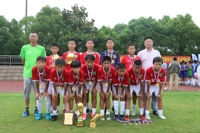 米切尔绝杀骑士7连胜送雄鹿5连败 绿军灭黄蜂